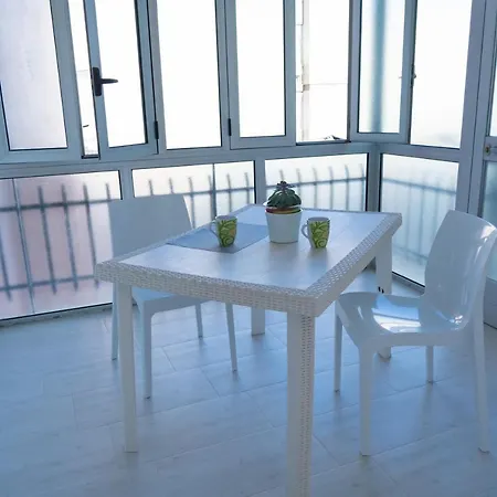 Piazza Mazzini Apartment *