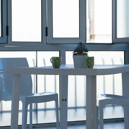 Piazza Mazzini Apartment *
