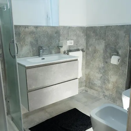 Piazza Mazzini Apartment *